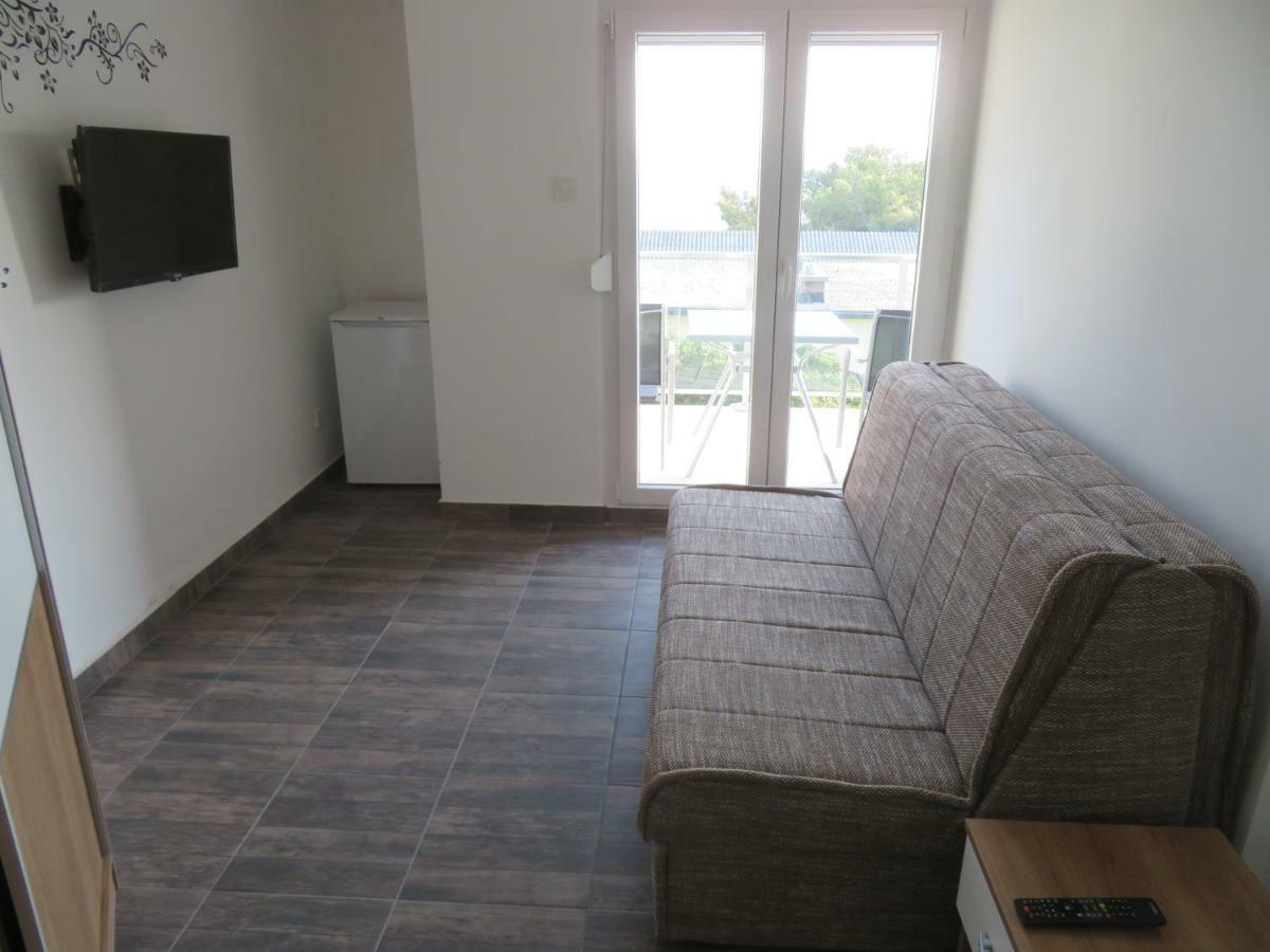 Vila Velvet Hotel Starigrad Paklenica Exterior photo