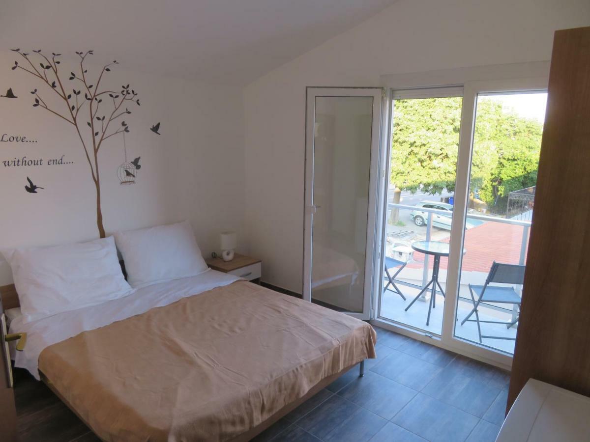 Vila Velvet Hotel Starigrad Paklenica Exterior photo