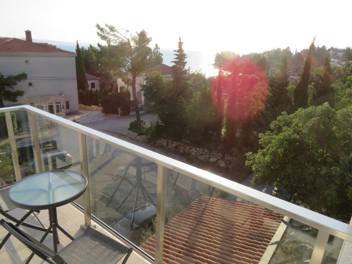 Vila Velvet Hotel Starigrad Paklenica Exterior photo