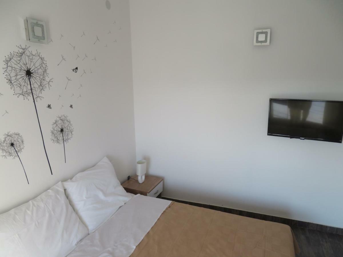 Vila Velvet Hotel Starigrad Paklenica Exterior photo