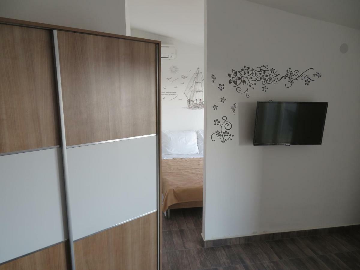 Vila Velvet Hotel Starigrad Paklenica Exterior photo