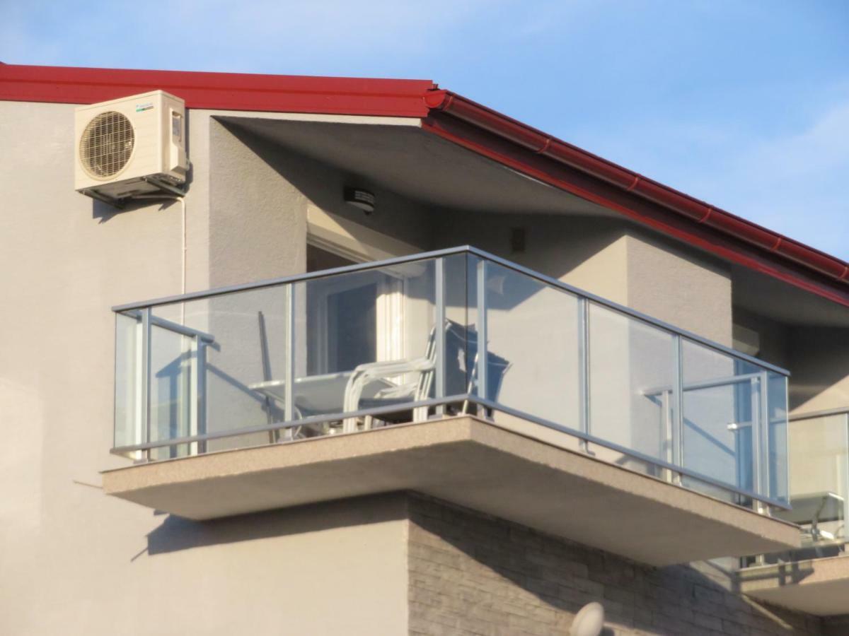 Vila Velvet Hotel Starigrad Paklenica Exterior photo