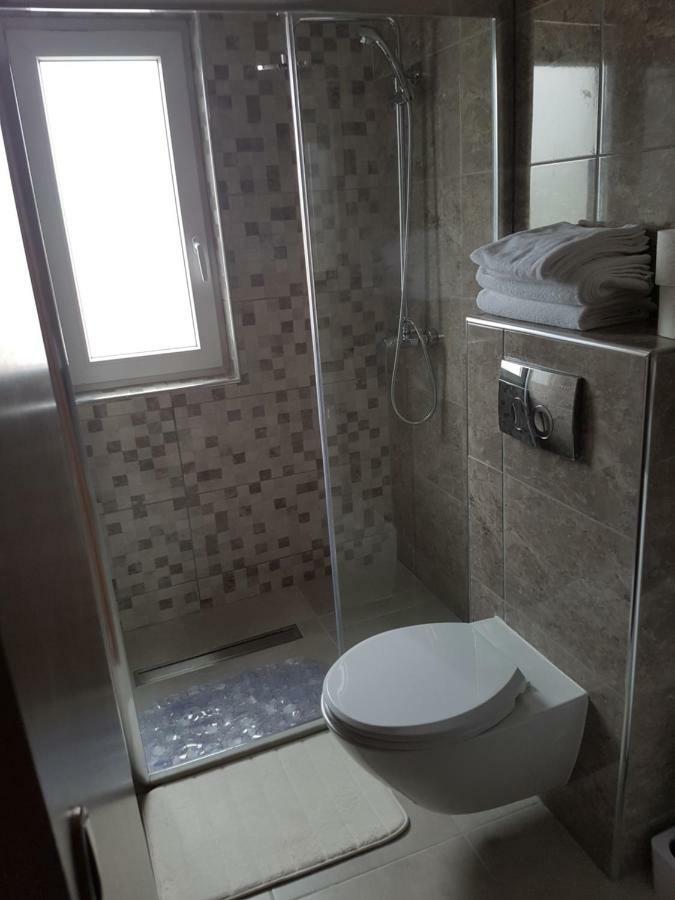 Vila Velvet Hotel Starigrad Paklenica Exterior photo